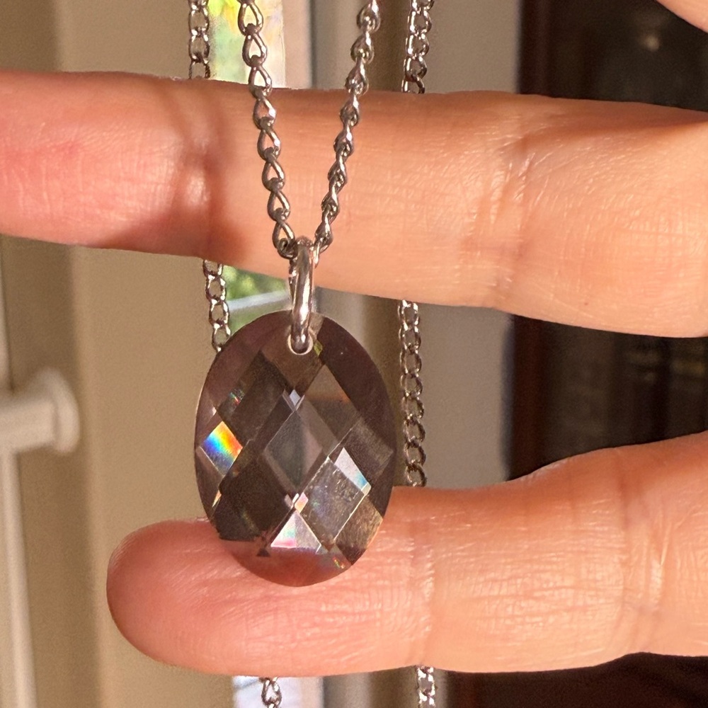 Purple brown molded lucite pendant silver tone chain - Picture 6 of 7